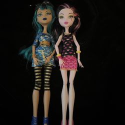 Monster high Cleo / Draculaura Dolls