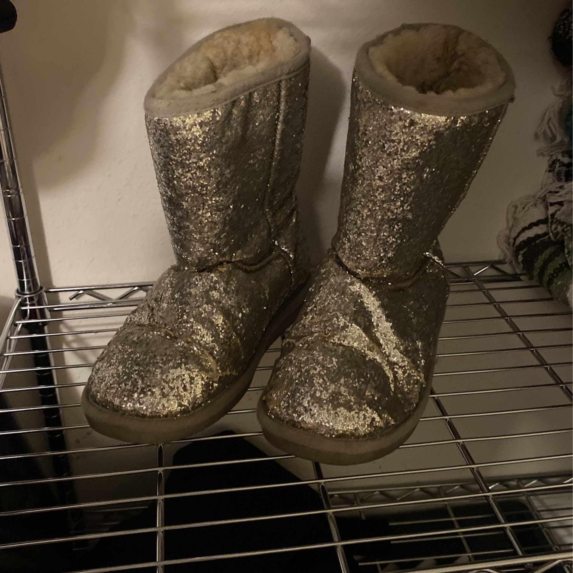 Silver Glittery Sparkle Boots 7 Fur