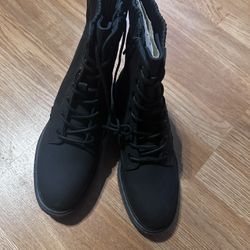 Women boots black size 7