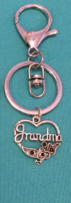 NEW Mother's Day Grandma Heart Keyring Rearview Window Clipon