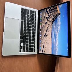 2020 M1 MacBook Air 8gb/256gb Silver. Battery Health 100% And Cycle Counts 37. Comes With Charger