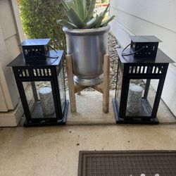 Pair Of Lanterns 
