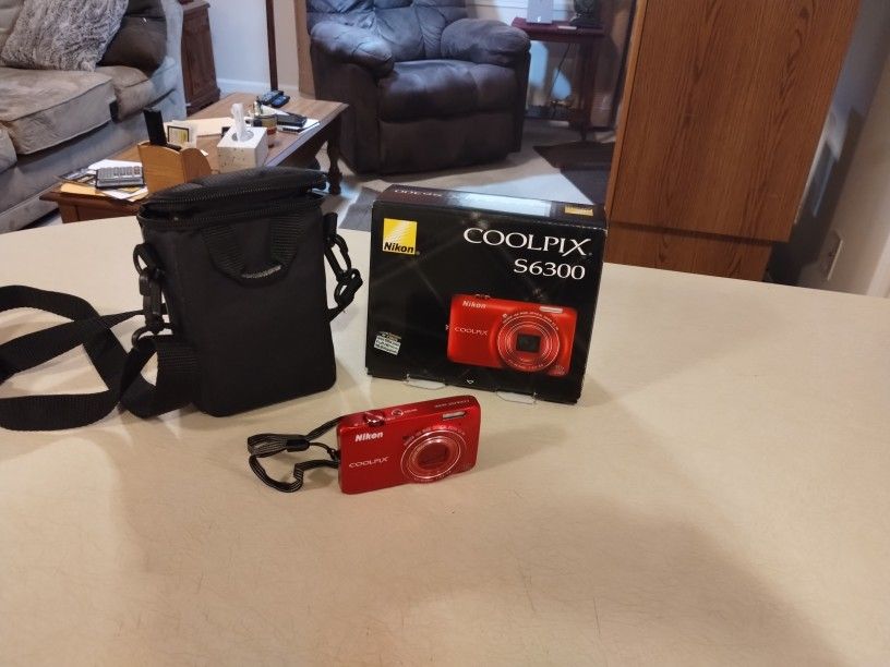 Nikon Coolpix S6300: Digital Camera 