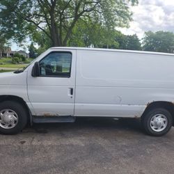 2013 Ford E-250