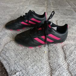Size 2 Girl Soccer Cleats 