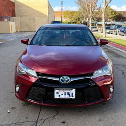2017 Toyota Camry SE Hybrid 