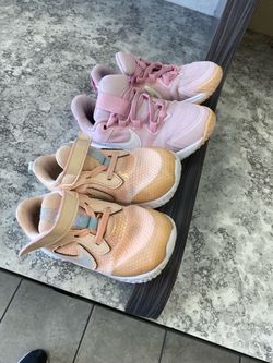 Nike tennis shoes