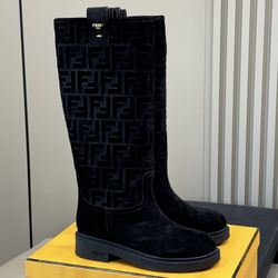 Fendi Women’s Boots With Box New 