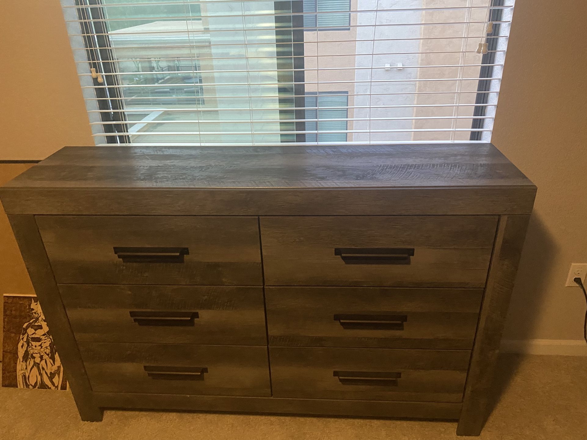 Dresser w/ mirror