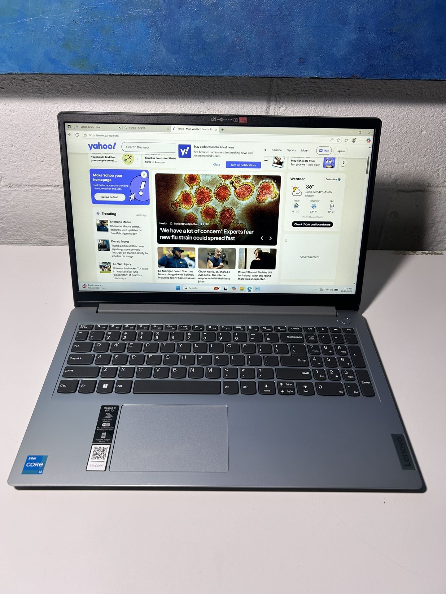 Lenovo IdeaPad 1 Touchscreen (Core i3-1215U, 8GB RAM, 256GB NVME SSD)