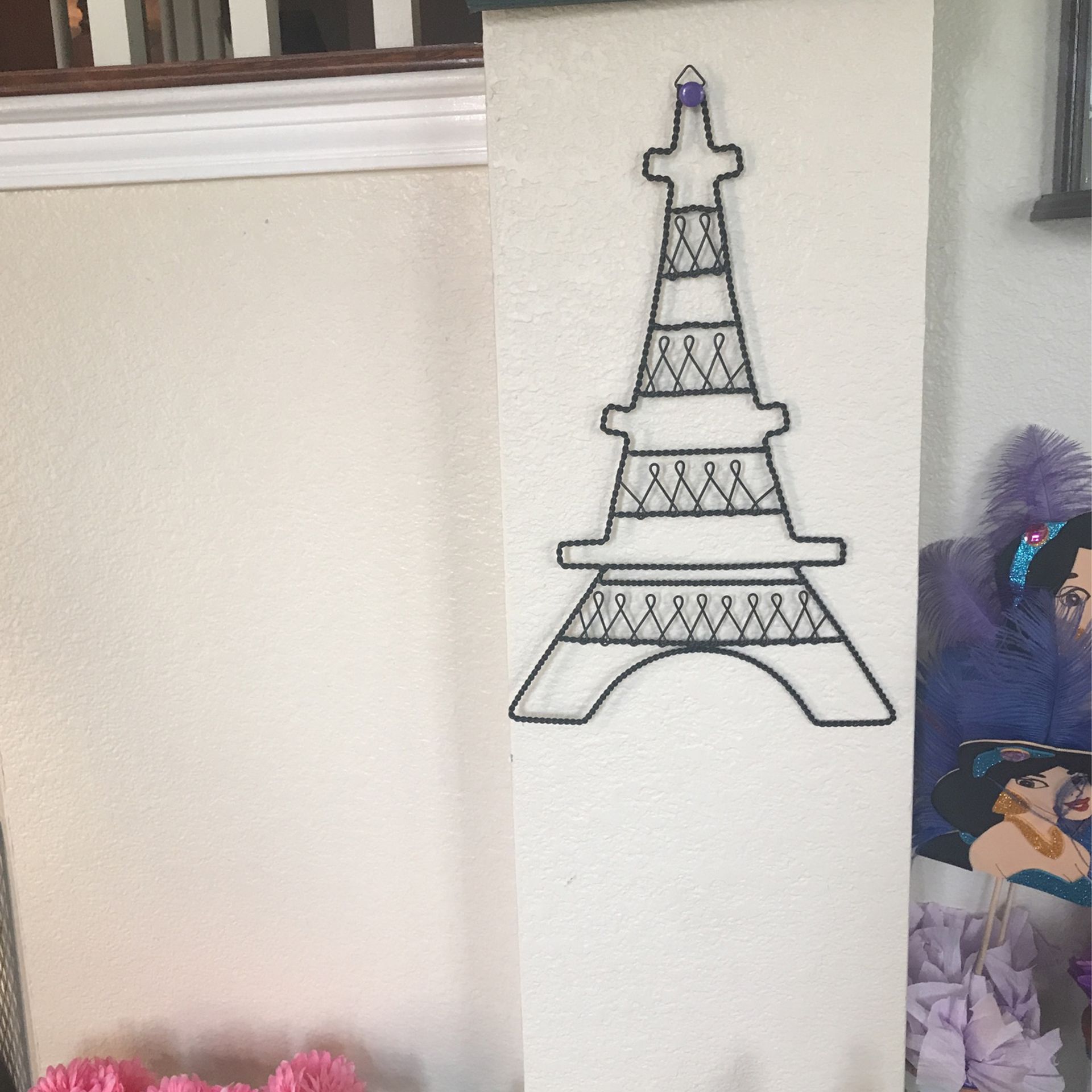 Never Used Paris Tower Earring And Necklace Holder