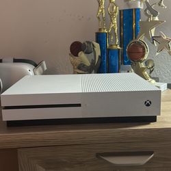 Xbox One S (Disk Version)