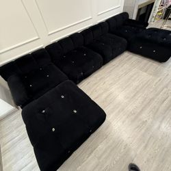 Luxury Modular Black Velvet Sectional Sofa – Modern & Customizable