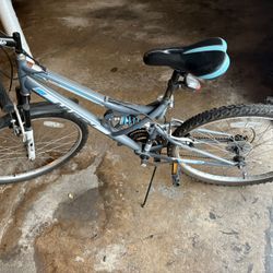 Huffy Trail Runner 18-Speed Mountain Bike - Great Condition!