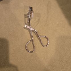 Rose Gold Eyelash Curler