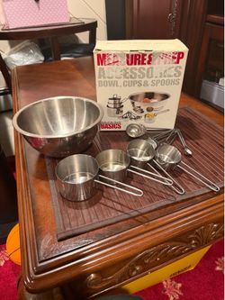 Accessories bowl /cups and spoons
