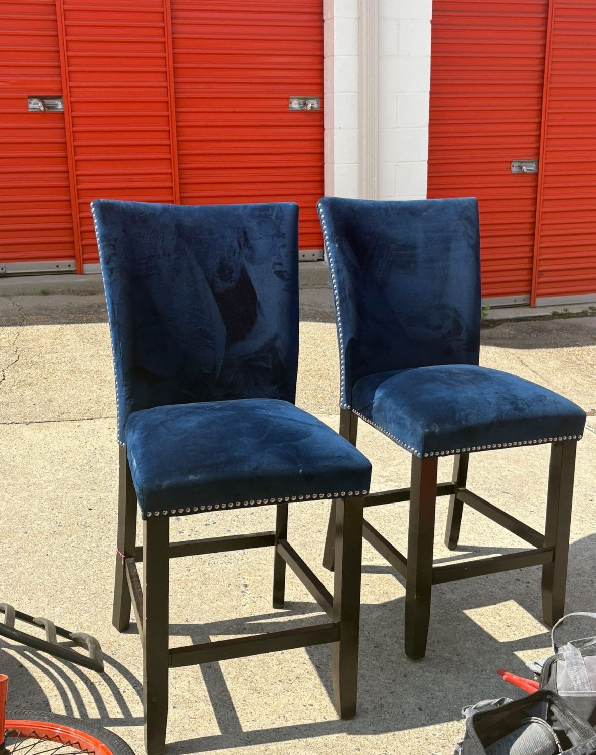 4 Chairs 