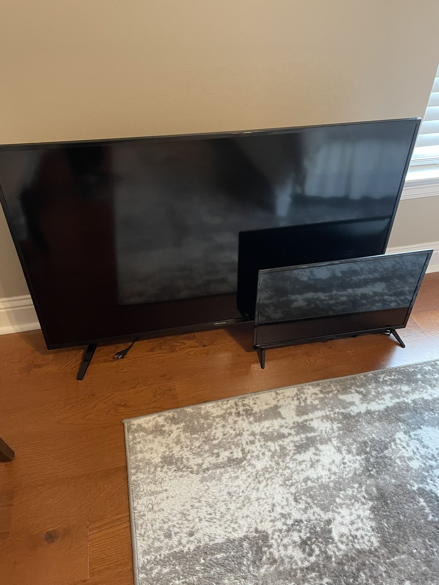 TV’s Hisense 55” Insignia. 22”