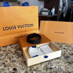 1:1 (Brand New) Louis Vuitton Bracelt 