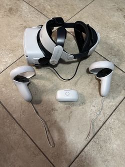 Oculus Quest 2 128GB w/Upgraded HeadStrap (Ave J Pickup)