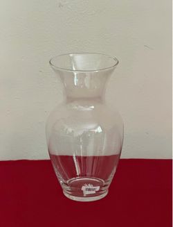 clear glass flower vase