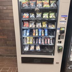 New-Used Glass Front Snack Machine