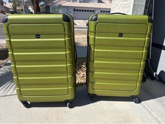 Hard shell luggage suitcase