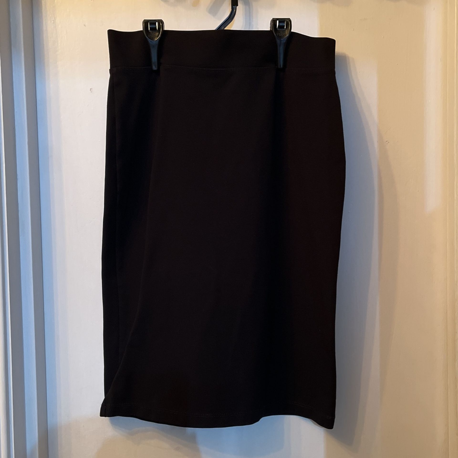 By TEELA NEW YORK  Pencil Skirt~ Black~ Size 14