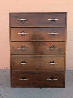 Dresser