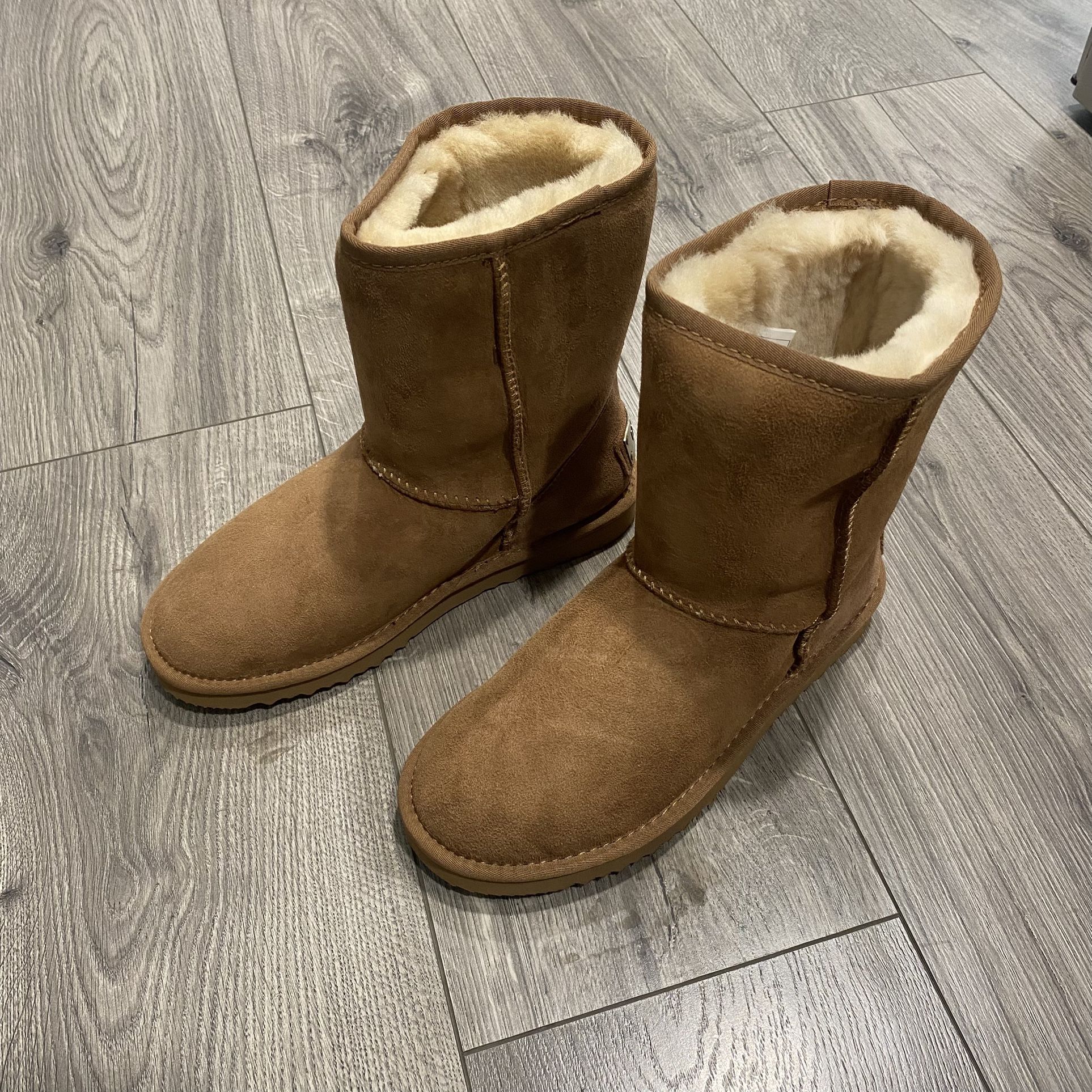 Size 7 Women Short Boot