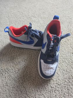 Nike Boys Shoes Size 4