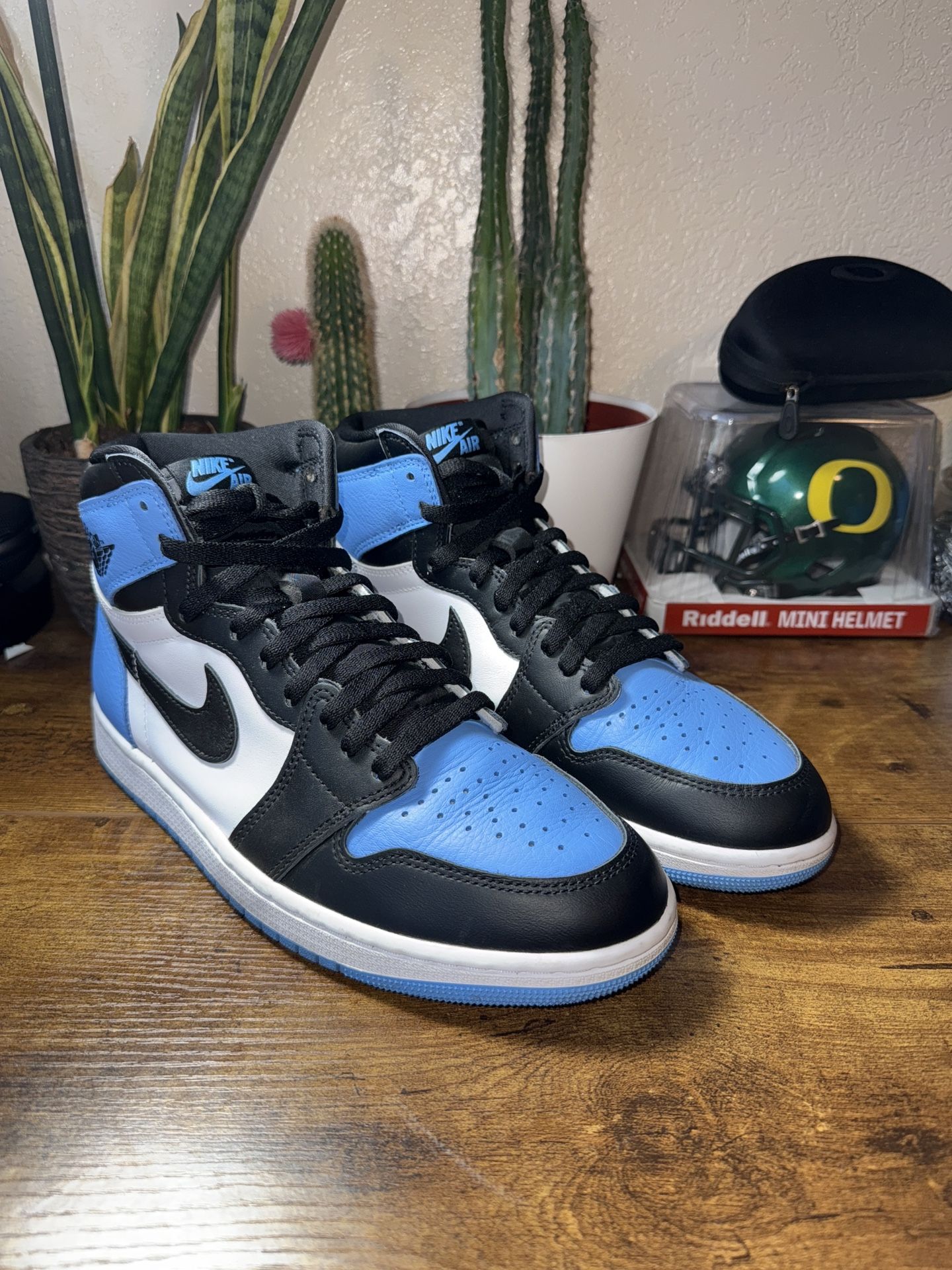 Jordan 1 High OG “UNC Toe” Size 10