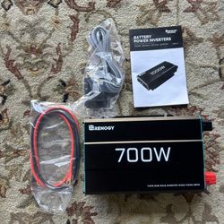 Renogy 700 Watt Inverter - Brand New