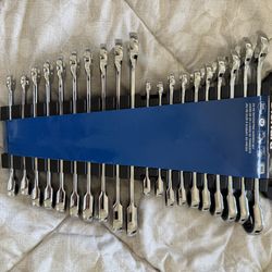 DieHard Lifetime warranty ratcheting wrench set