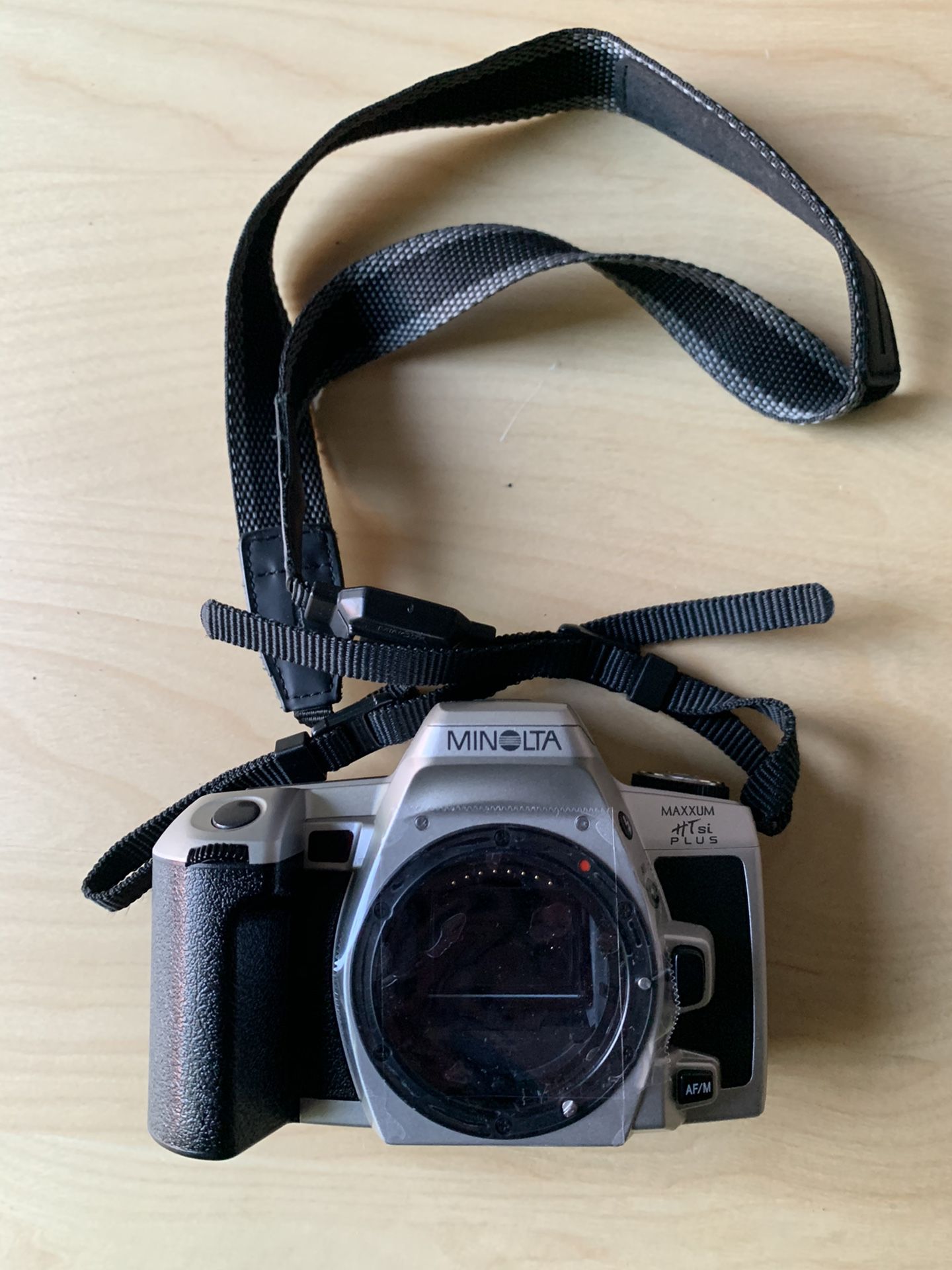 Minolta Maxxum HTsi Plus, 35mm film camera with strap