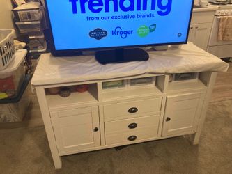 TV stand and TV