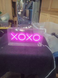 Pink xoxo USB powered has mounting holes