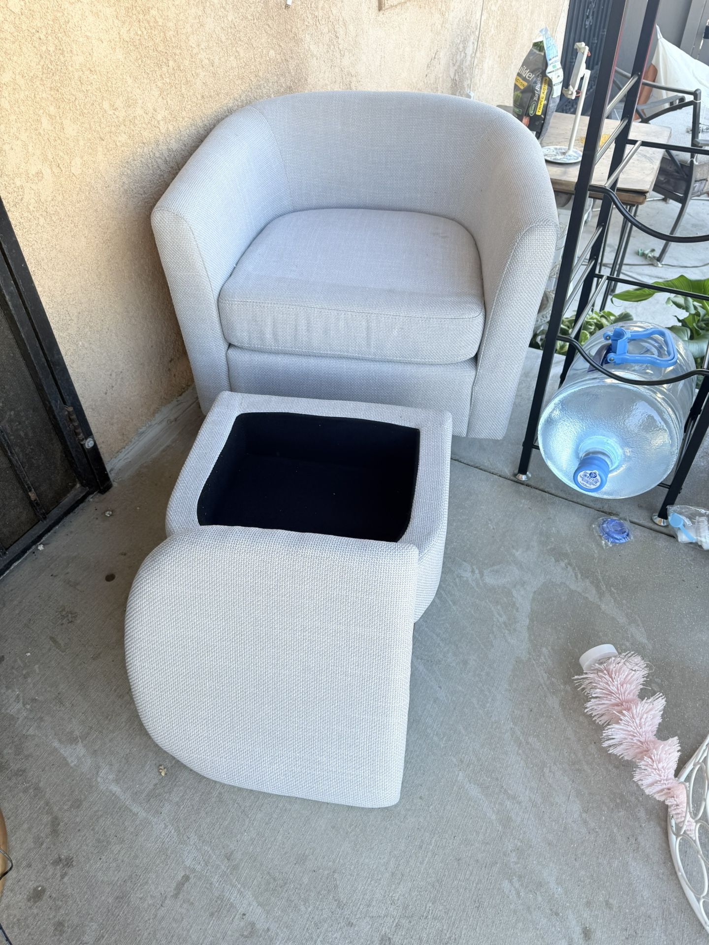 Mini Swivel Chair With Ottoman New $125
