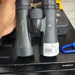 Binoculars 