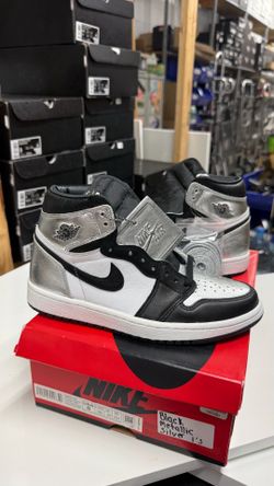 Air Jordan 1 satin silver