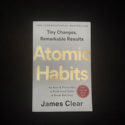 Atomic Habits book (used, good condition) 