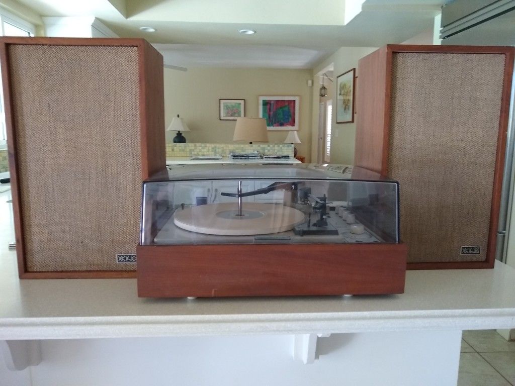KLH Model 24 Stereo Music System