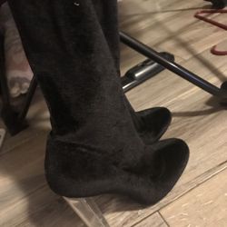 TRENDY Black boot clear heel