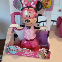 New Minnie Mousse Water Swimmer