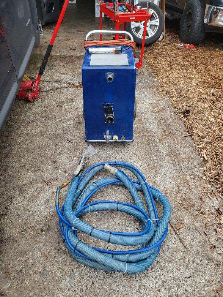 HEATED CARPET EXTRACTOR WORKS PERFECT