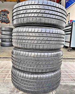 235/60/18 Michelin vendo un set de llantas usadas excelente condiciones de vida las 4 ✅🤩I am selling a set of used tires, all 4 in excellent living c