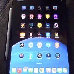 IPad Pro 11in M4 Wifi And Cellular, Magic Keyboard,  Apple Pencil Pro, Like New