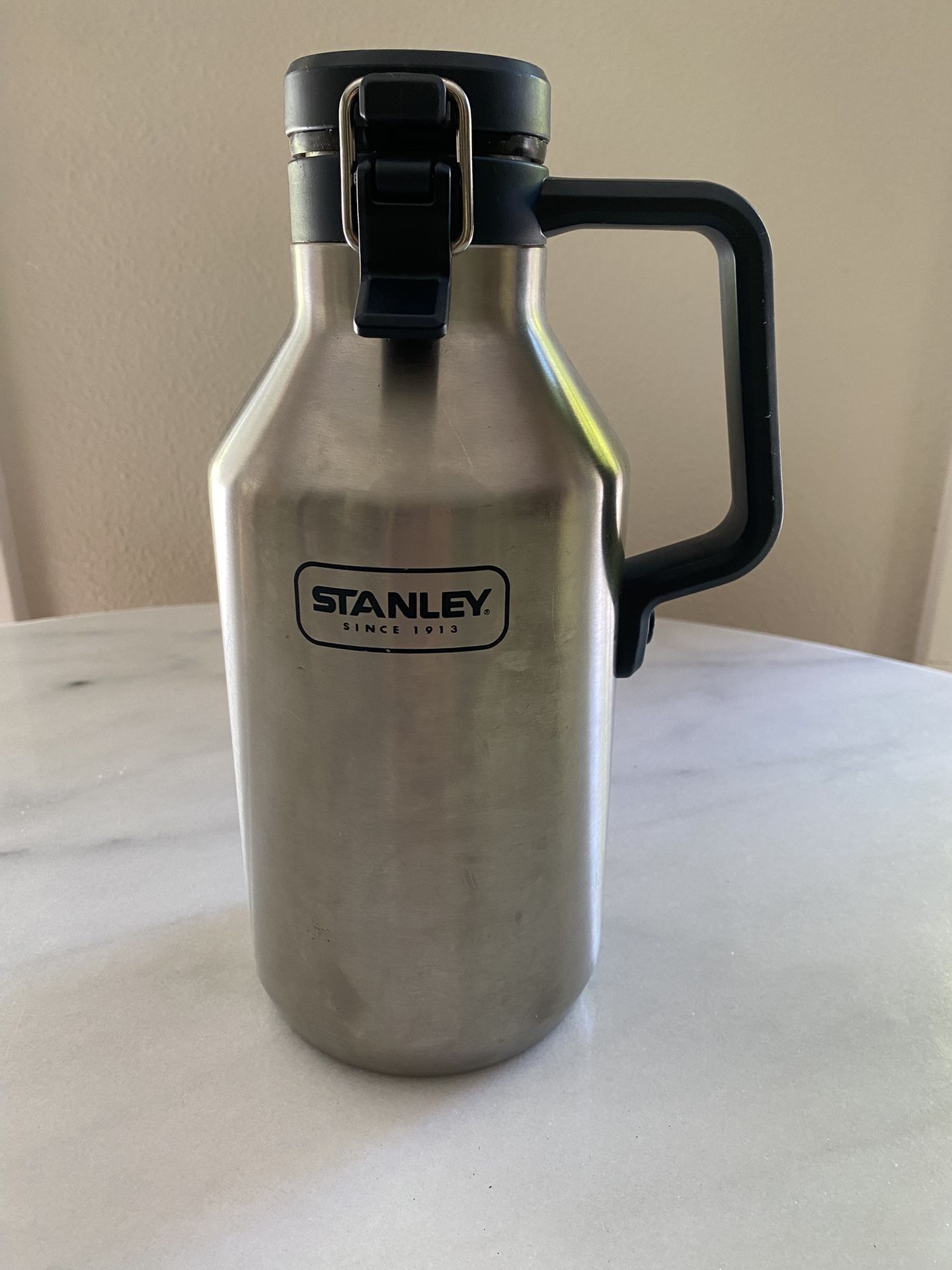 Stanley Stainless Steel 64 Oz Cold Beverage Growler Used Good Condition