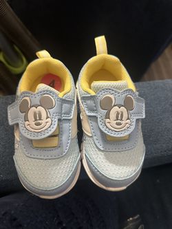Mickey Mouse Toddler Shoe Size 4