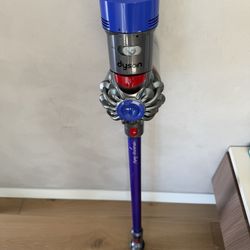 Dyson V8 Animal+ Cordless Vacuum